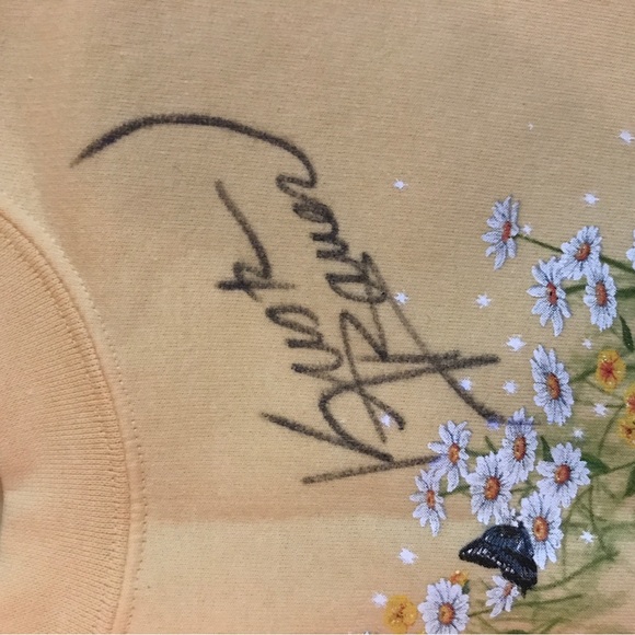 RARE autographed Screen Worn Sweatshirt TRUE BLOOD Kristin Bauer Horror Vampire - Picture 2 of 5